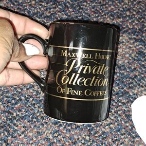Maxwell coffee mug